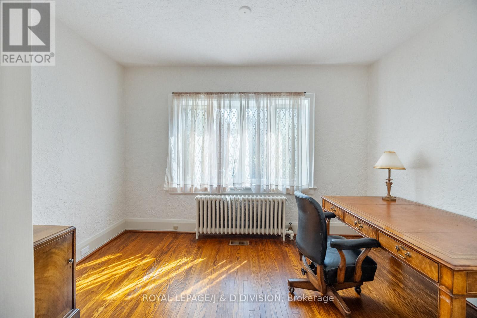 4 Highbourne Road, Toronto, Ontario  M5P 2J2 - Photo 9 - C12423382