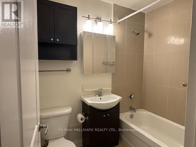 210 - 134 Lawton Boulevard, Toronto, Ontario  M4V 2A4 - Photo 9 - C12423404