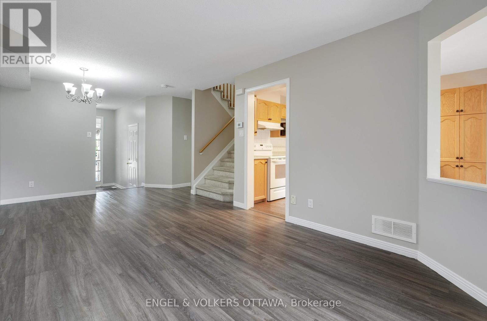 551 Wild Shore Crescent, Ottawa, Ontario  K1V 1S9 - Photo 11 - X12423462