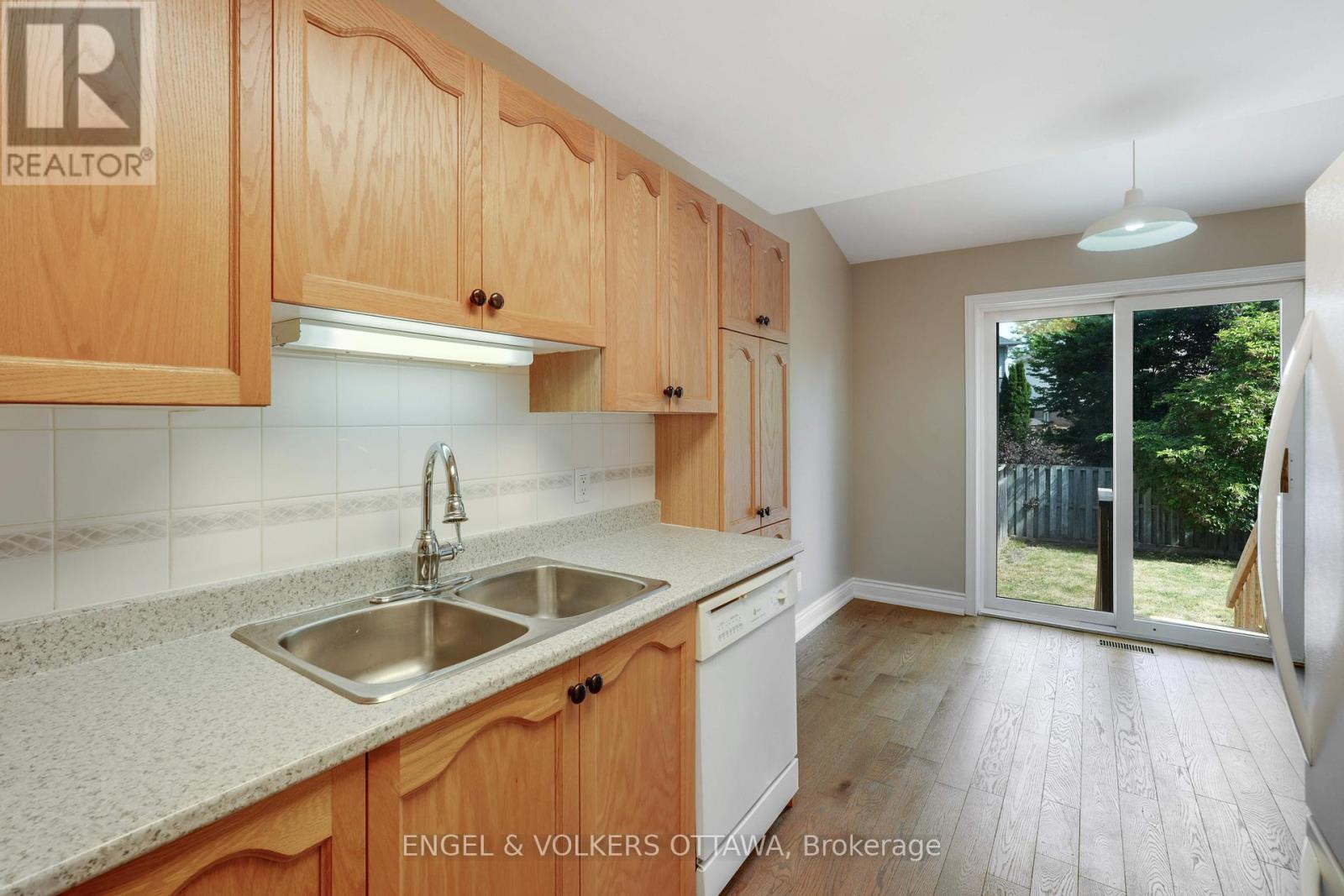 551 Wild Shore Crescent, Ottawa, Ontario  K1V 1S9 - Photo 16 - X12423462