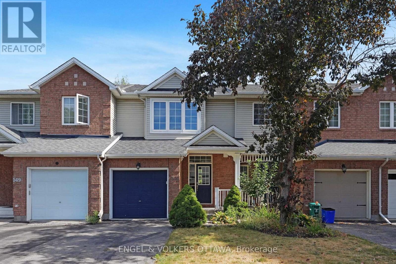 551 Wild Shore Crescent, Ottawa, Ontario  K1V 1S9 - Photo 2 - X12423462