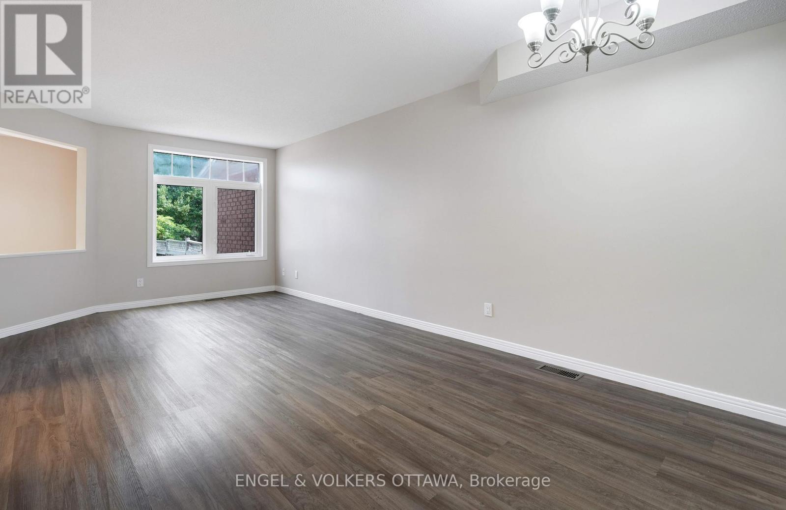 551 Wild Shore Crescent, Ottawa, Ontario  K1V 1S9 - Photo 7 - X12423462