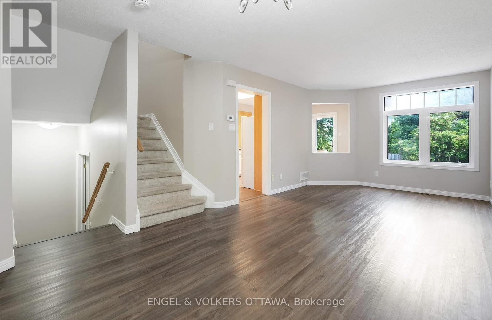 551 Wild Shore Crescent, Ottawa, Ontario  K1V 1S9 - Photo 9 - X12423462