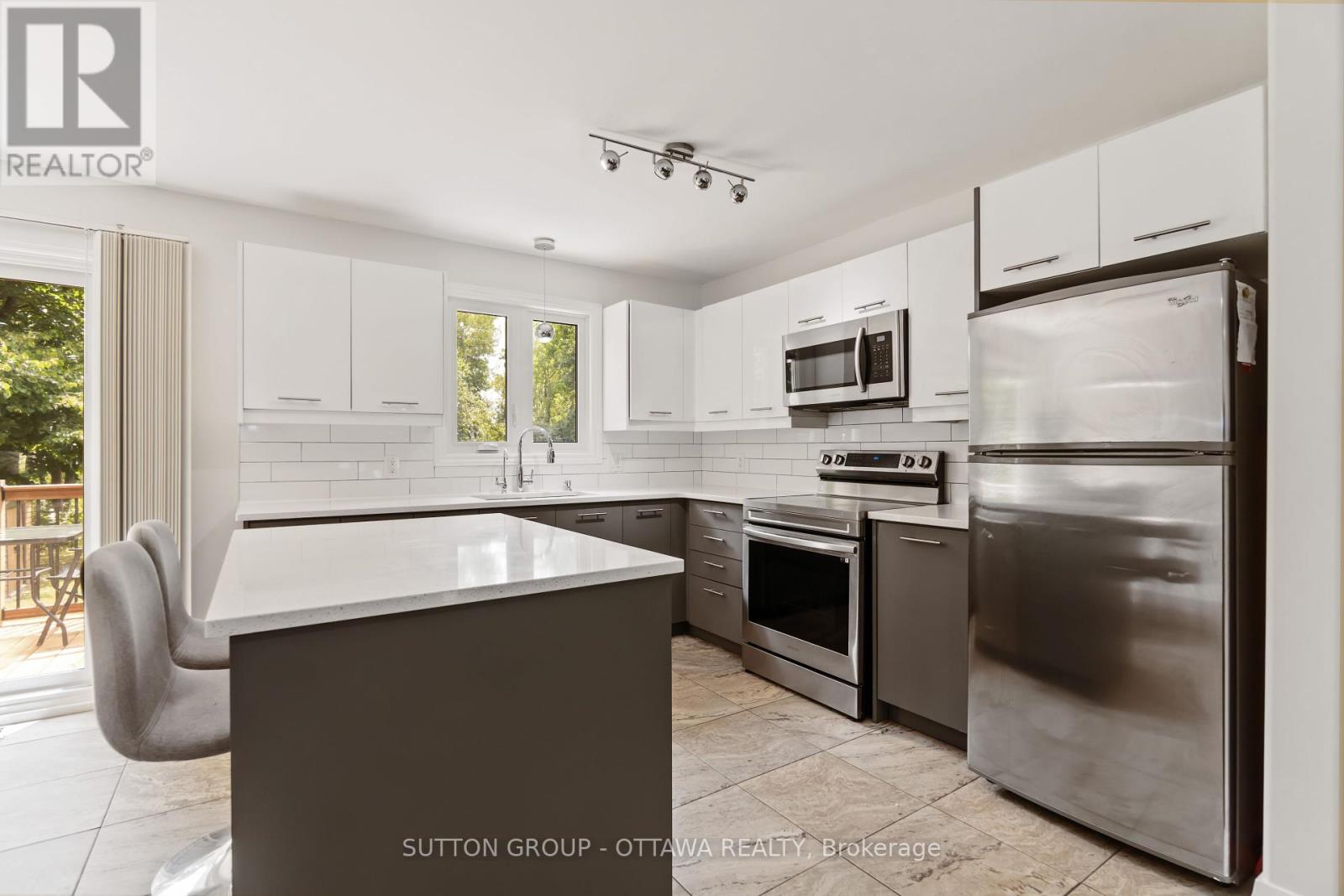 220 Agathe Street, Clarence-Rockland, Ontario  K4K 1K7 - Photo 10 - X12423508