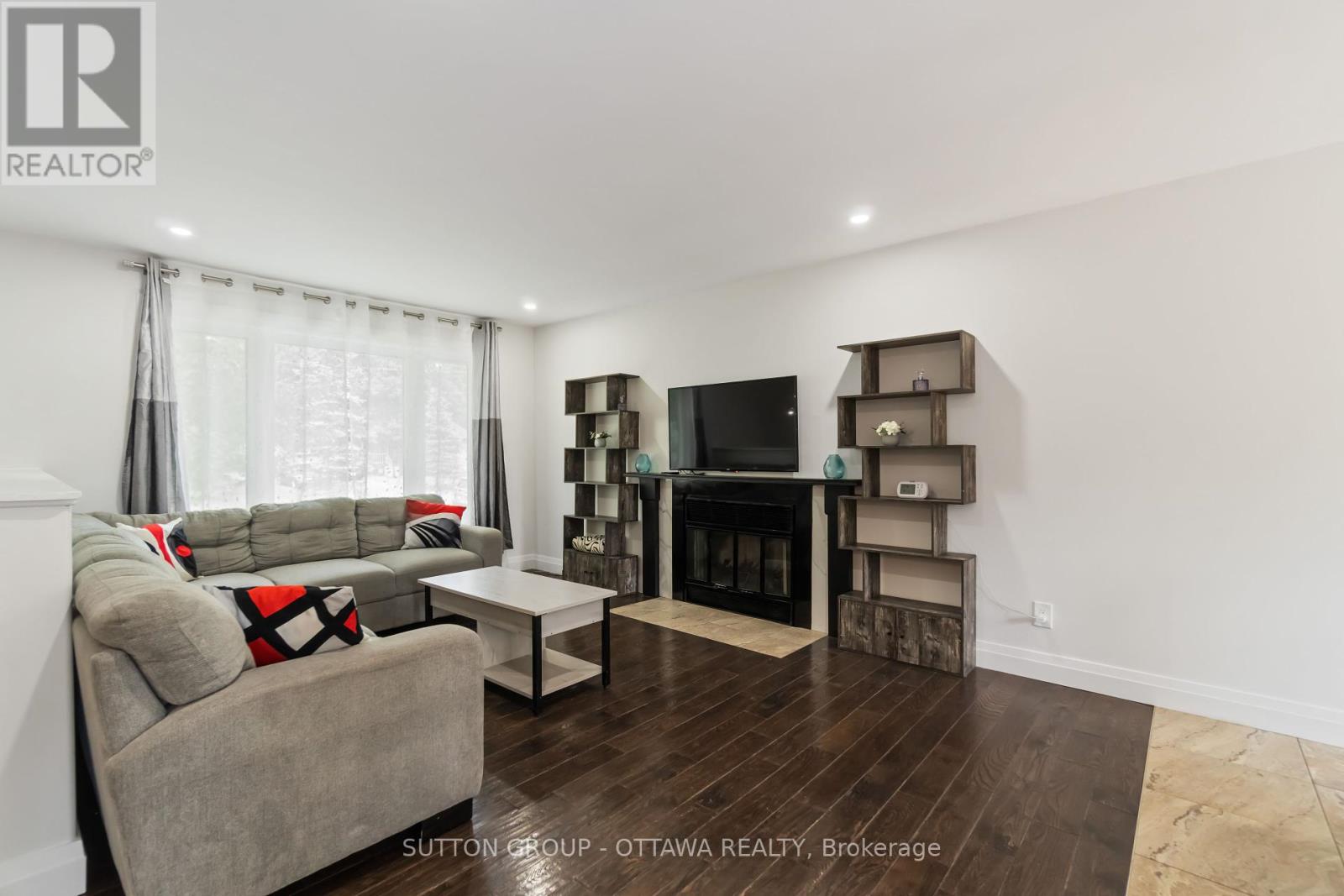 220 Agathe Street, Clarence-Rockland, Ontario  K4K 1K7 - Photo 4 - X12423508