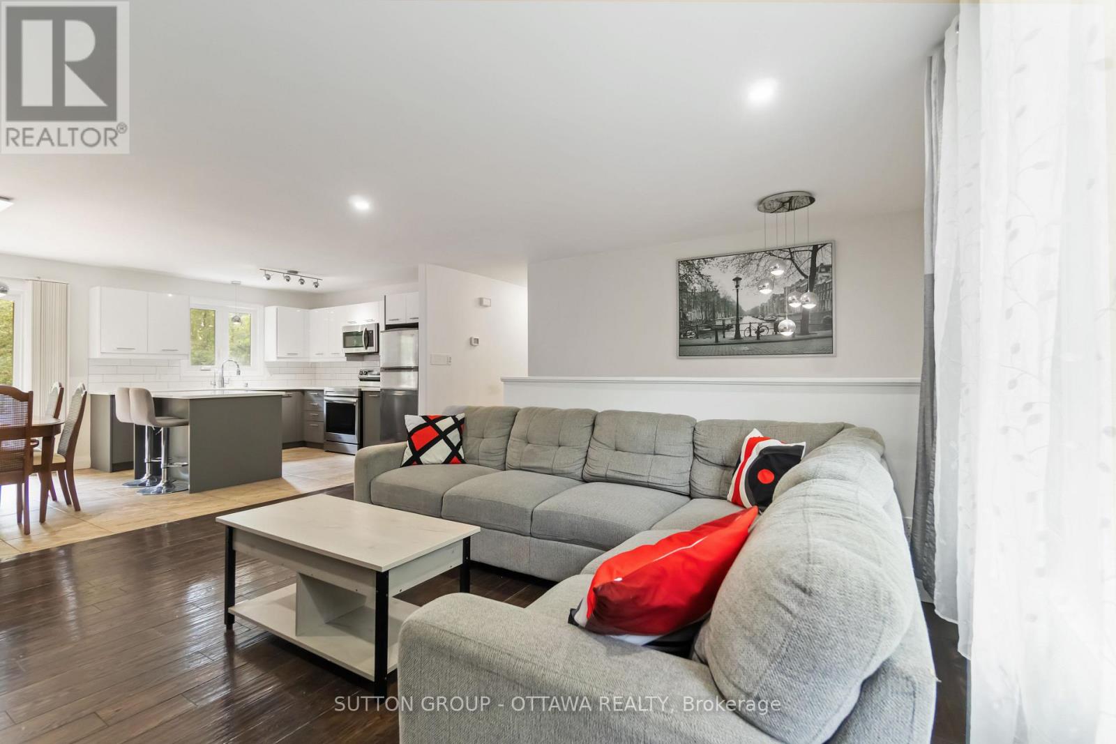 220 Agathe Street, Clarence-Rockland, Ontario  K4K 1K7 - Photo 5 - X12423508