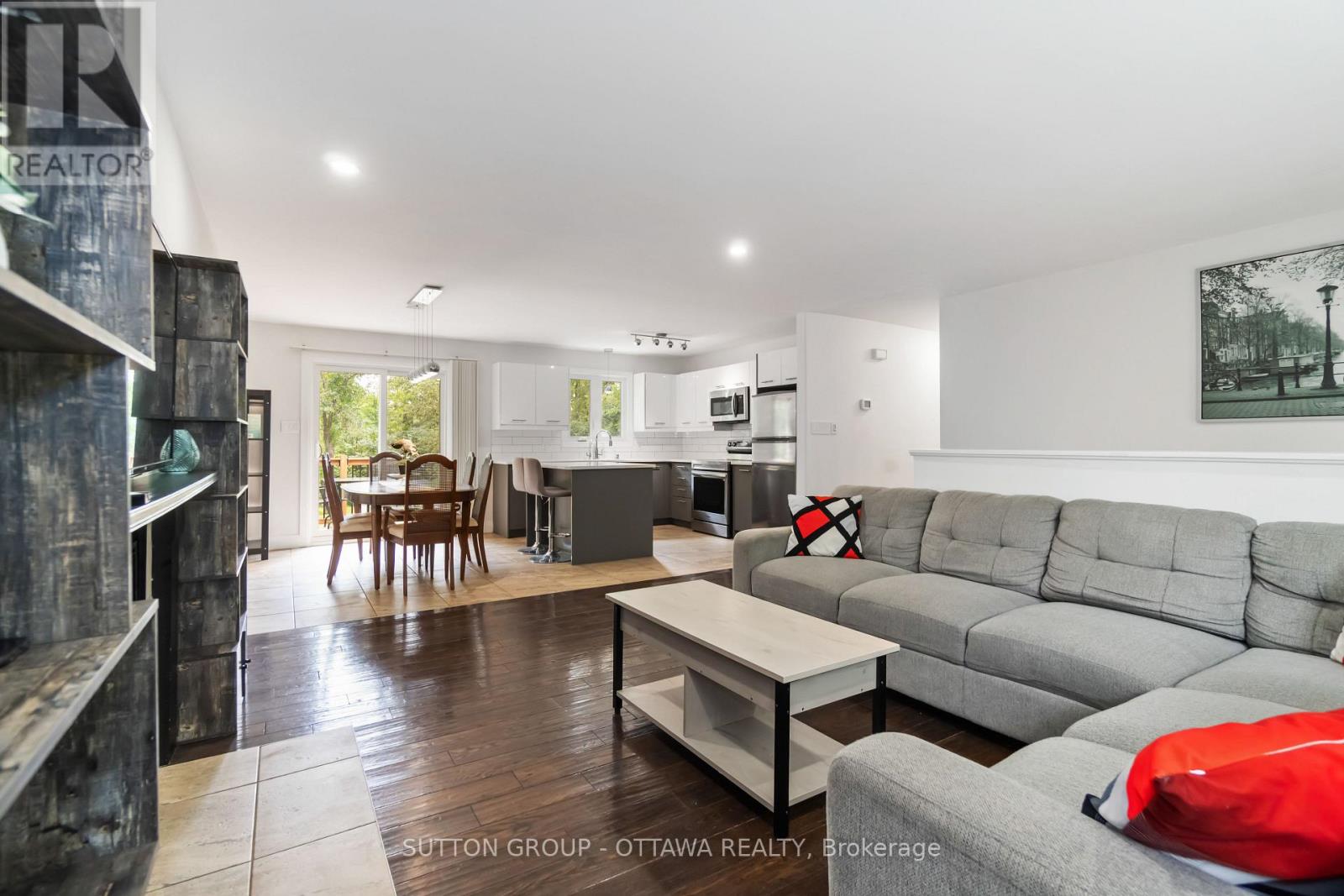 220 Agathe Street, Clarence-Rockland, Ontario  K4K 1K7 - Photo 6 - X12423508