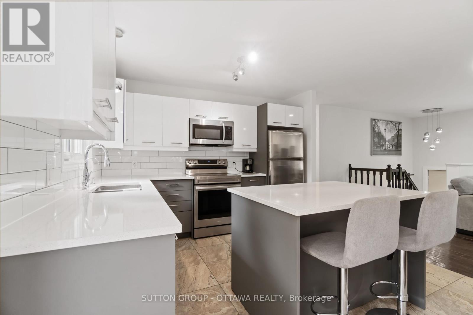 220 Agathe Street, Clarence-Rockland, Ontario  K4K 1K7 - Photo 9 - X12423508