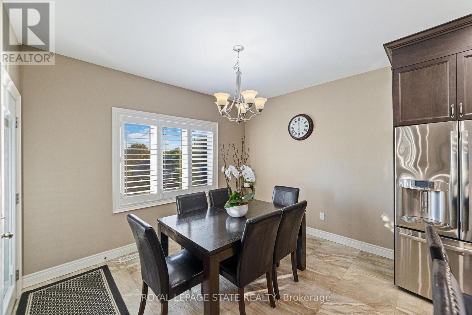 188 Mother's Street, Hamilton, Ontario  L9B 0E1 - Photo 12 - X12421688