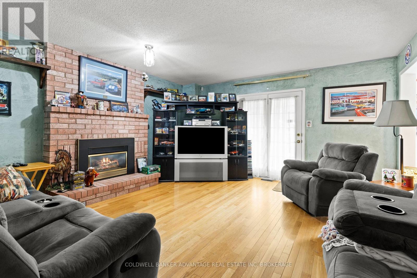 35 Woodrush Avenue, Welland, Ontario  L3C 6S6 - Photo 14 - X12423461