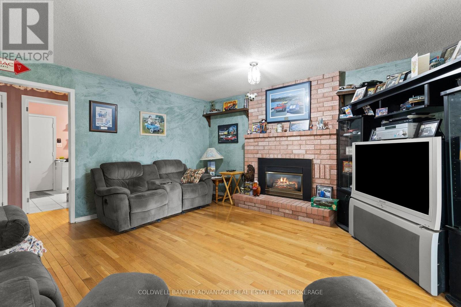 35 Woodrush Avenue, Welland, Ontario  L3C 6S6 - Photo 15 - X12423461