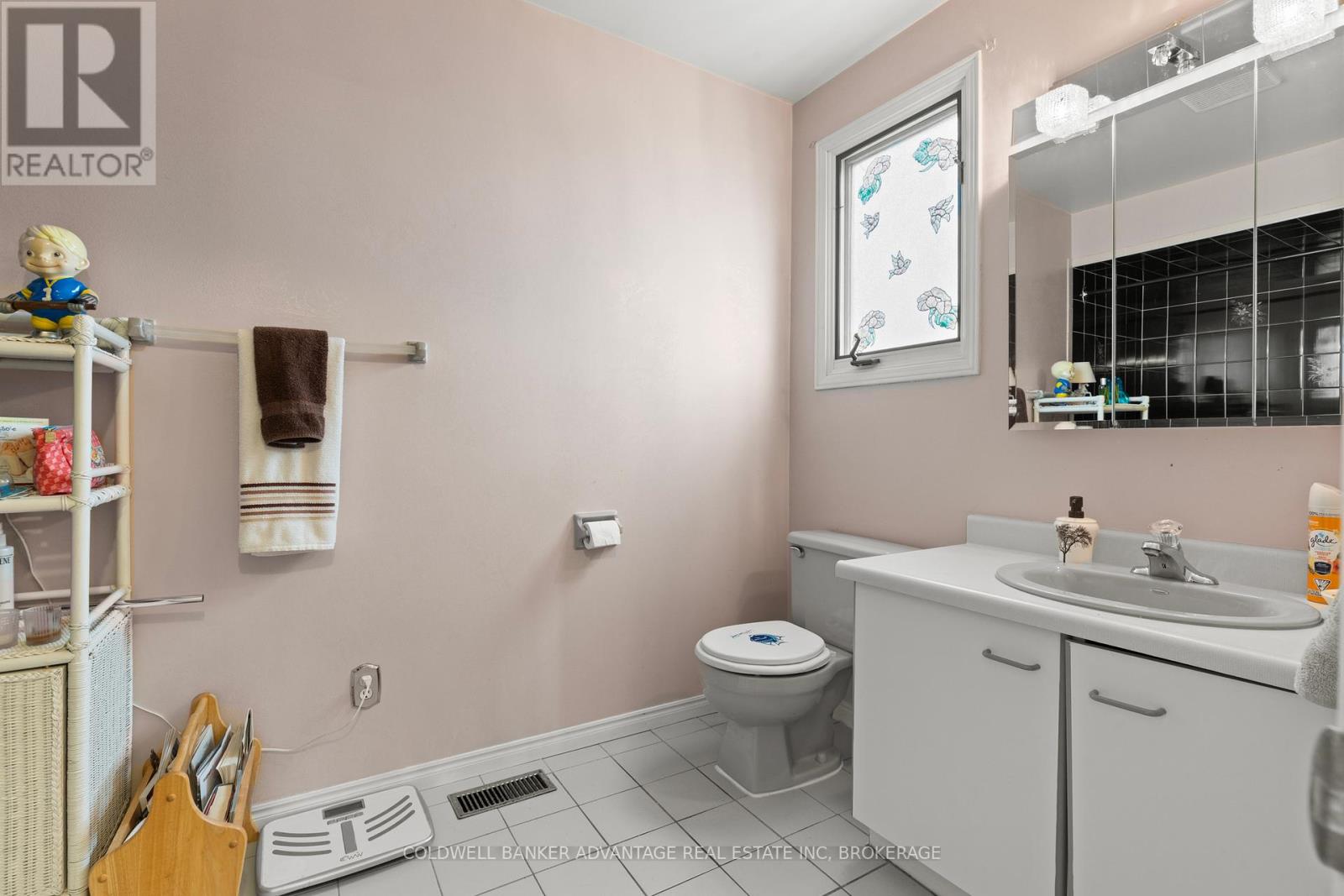 35 Woodrush Avenue, Welland, Ontario  L3C 6S6 - Photo 22 - X12423461