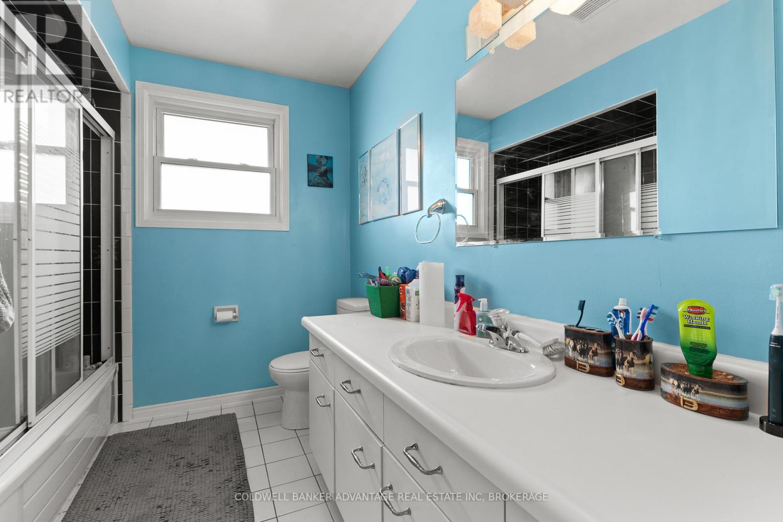 35 Woodrush Avenue, Welland, Ontario  L3C 6S6 - Photo 25 - X12423461