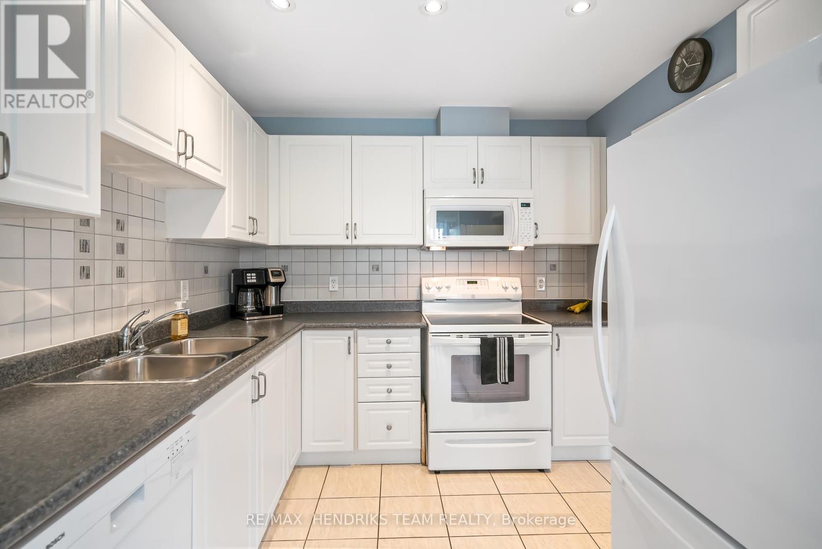 89 Young Crescent, Niagara-On-The-Lake, Ontario  L0S 1J0 - Photo 13 - X12423495