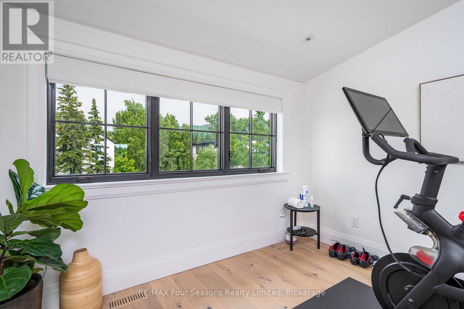 111 Lendvay Alley, Blue Mountains, Ontario  L9Y 0S3 - Photo 39 - X12423438