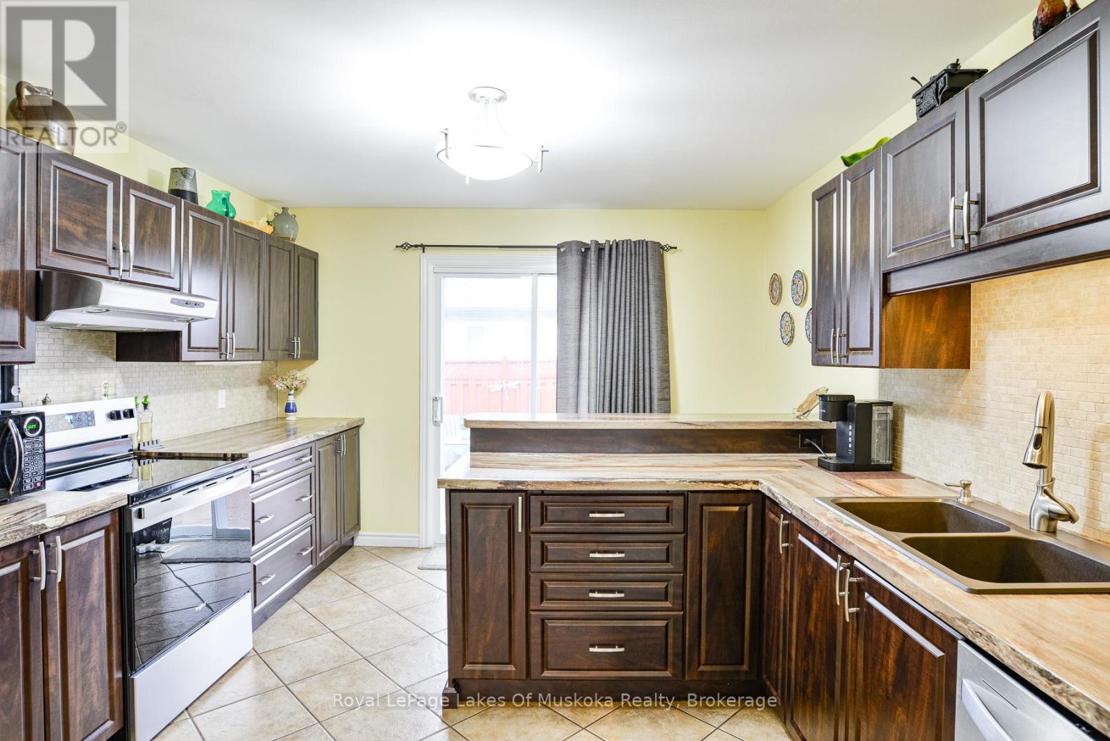 18 Killdeer Crescent, Bracebridge, Ontario  P1L 1Z2 - Photo 11 - X12423482