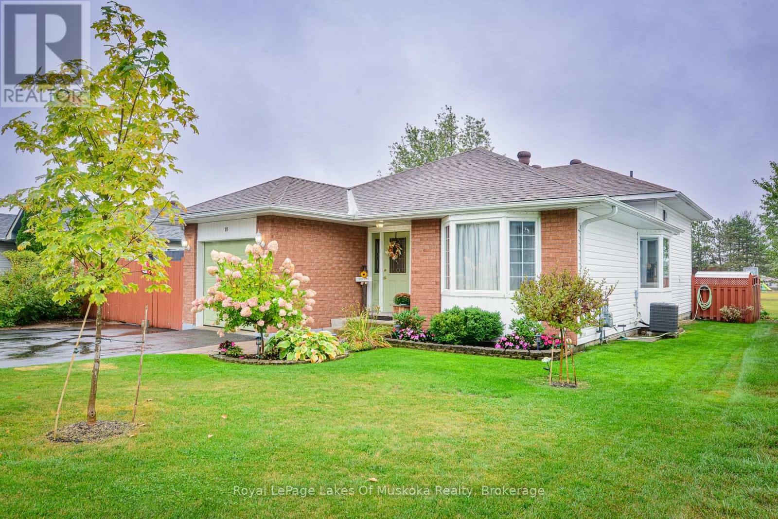18 Killdeer Crescent, Bracebridge, Ontario  P1L 1Z2 - Photo 2 - X12423482