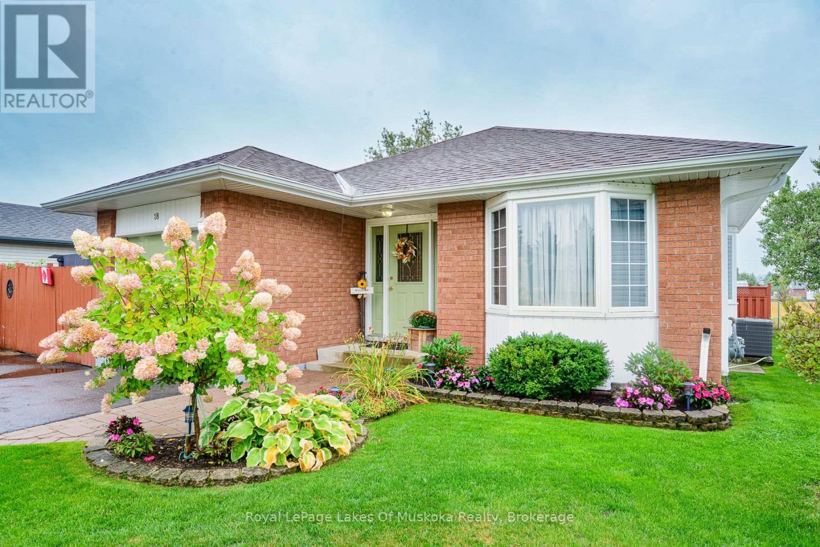 18 Killdeer Crescent, Bracebridge, Ontario  P1L 1Z2 - Photo 3 - X12423482