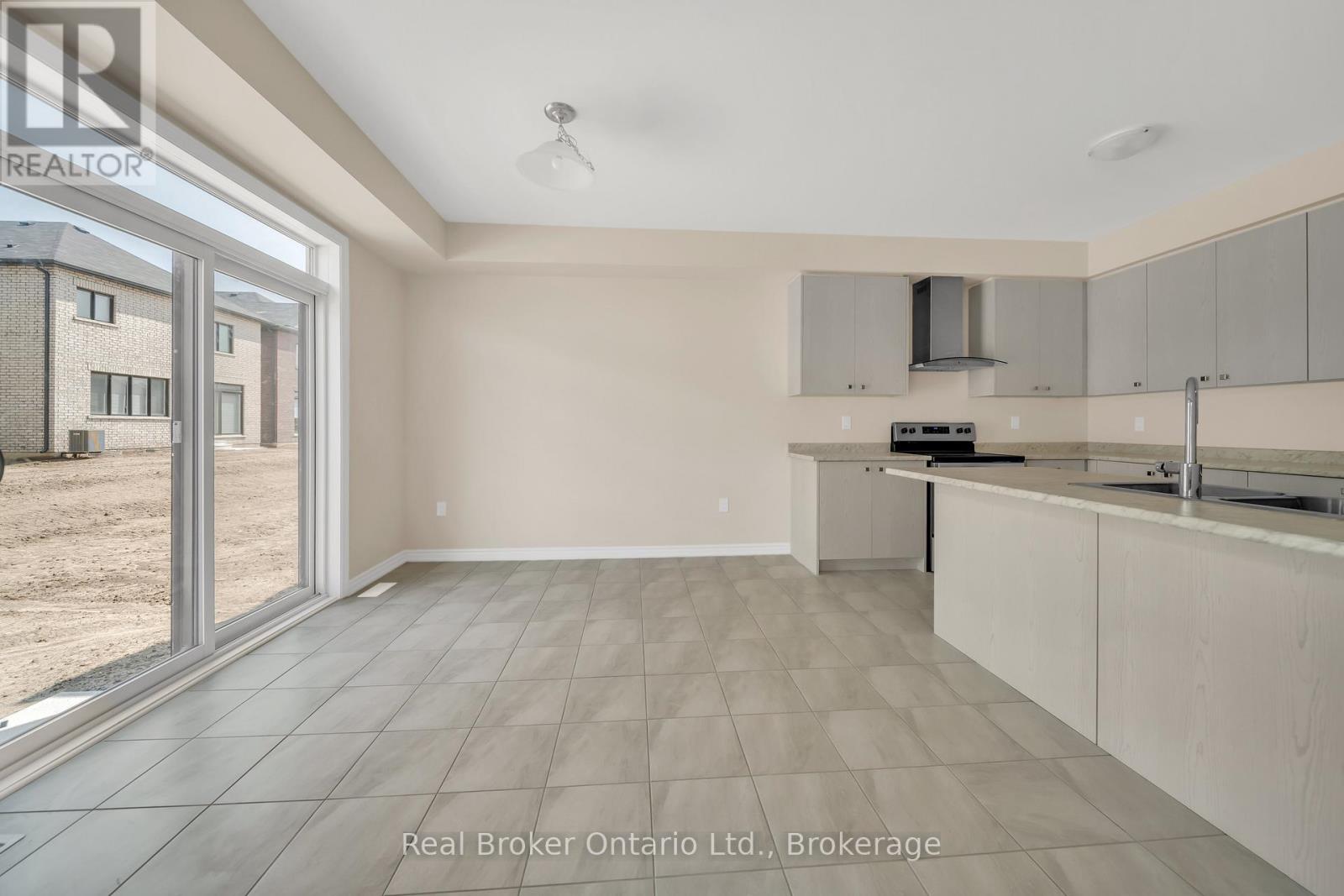 216 Vanilla Trail, Thorold, Ontario  L2E 6S4 - Photo 17 - X12423521