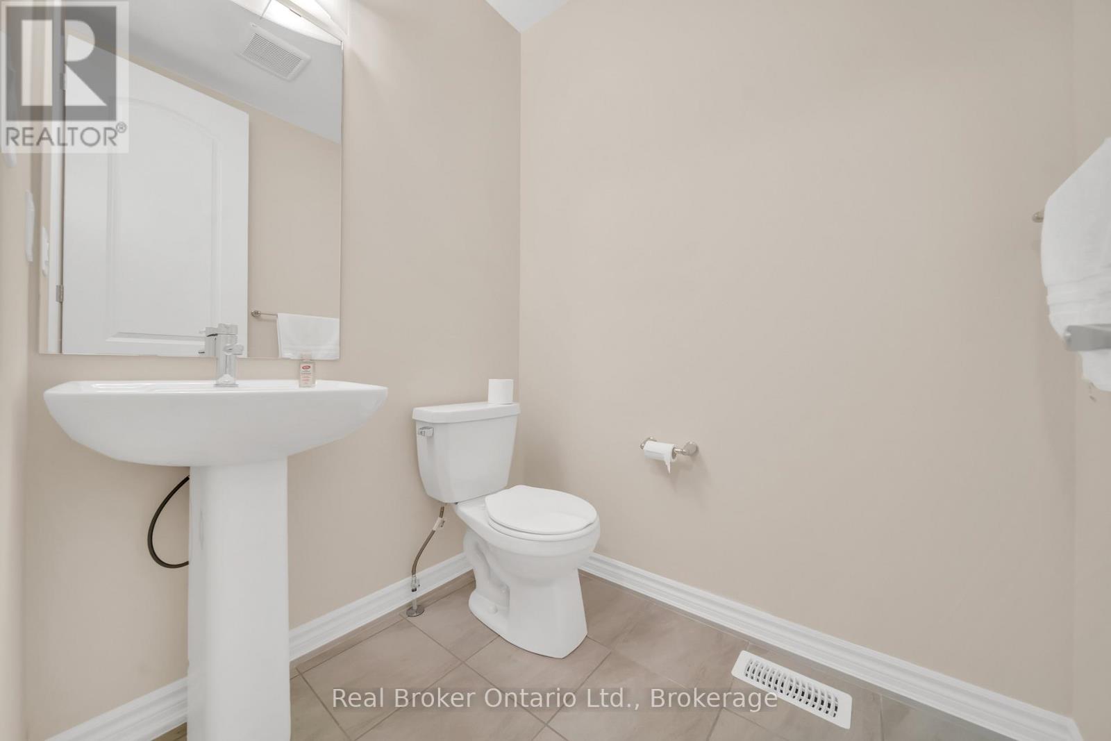 216 Vanilla Trail, Thorold, Ontario  L2E 6S4 - Photo 19 - X12423521