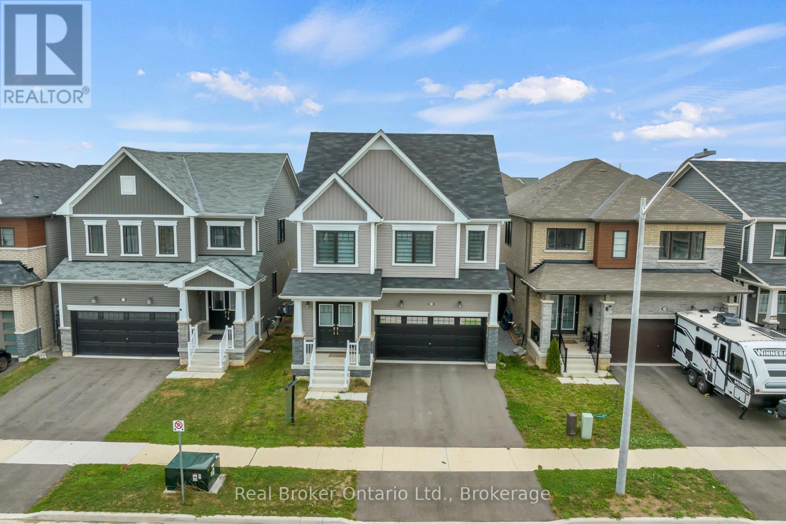 216 Vanilla Trail, Thorold, Ontario  L2E 6S4 - Photo 2 - X12423521