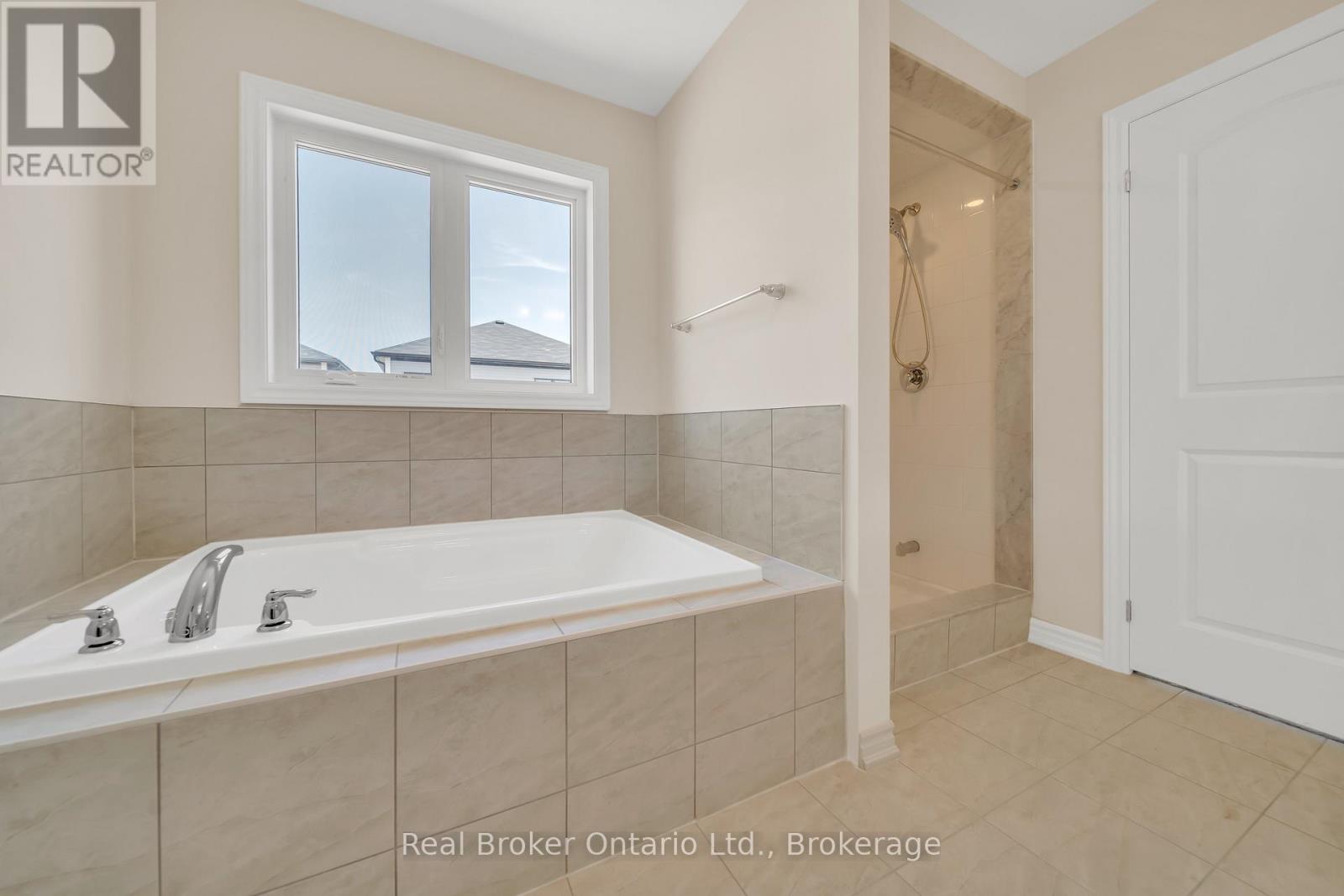 216 Vanilla Trail, Thorold, Ontario  L2E 6S4 - Photo 29 - X12423521