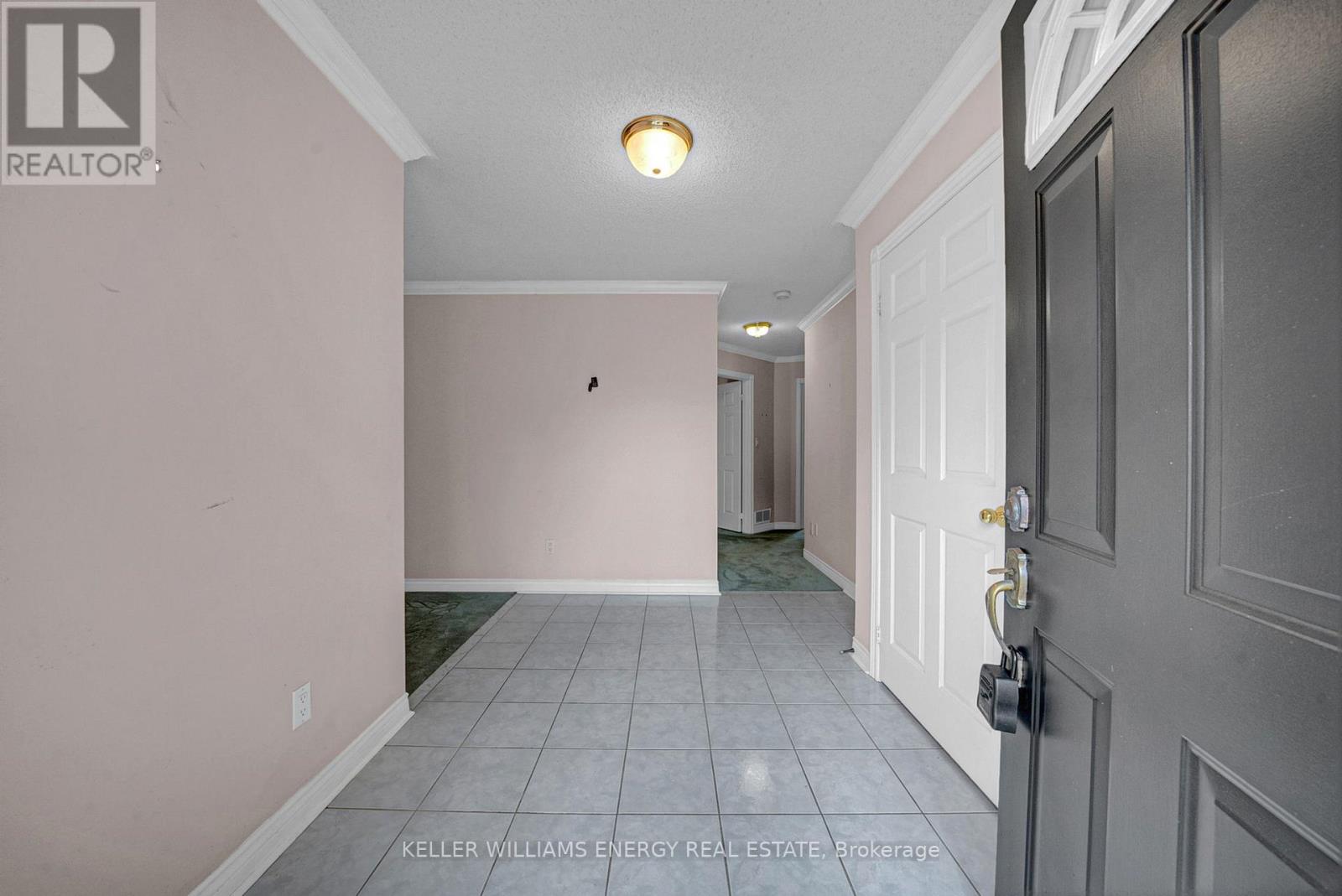 1130 Snowberry Court, Oshawa, Ontario  L1K 2J3 - Photo 5 - E12423445