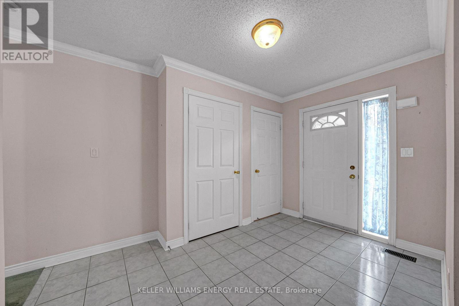 1130 Snowberry Court, Oshawa, Ontario  L1K 2J3 - Photo 6 - E12423445