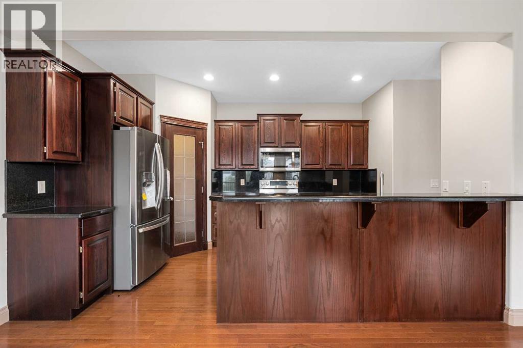 151 Cove Close, Chestermere, Alberta  T1X 1V4 - Photo 7 - A2246157