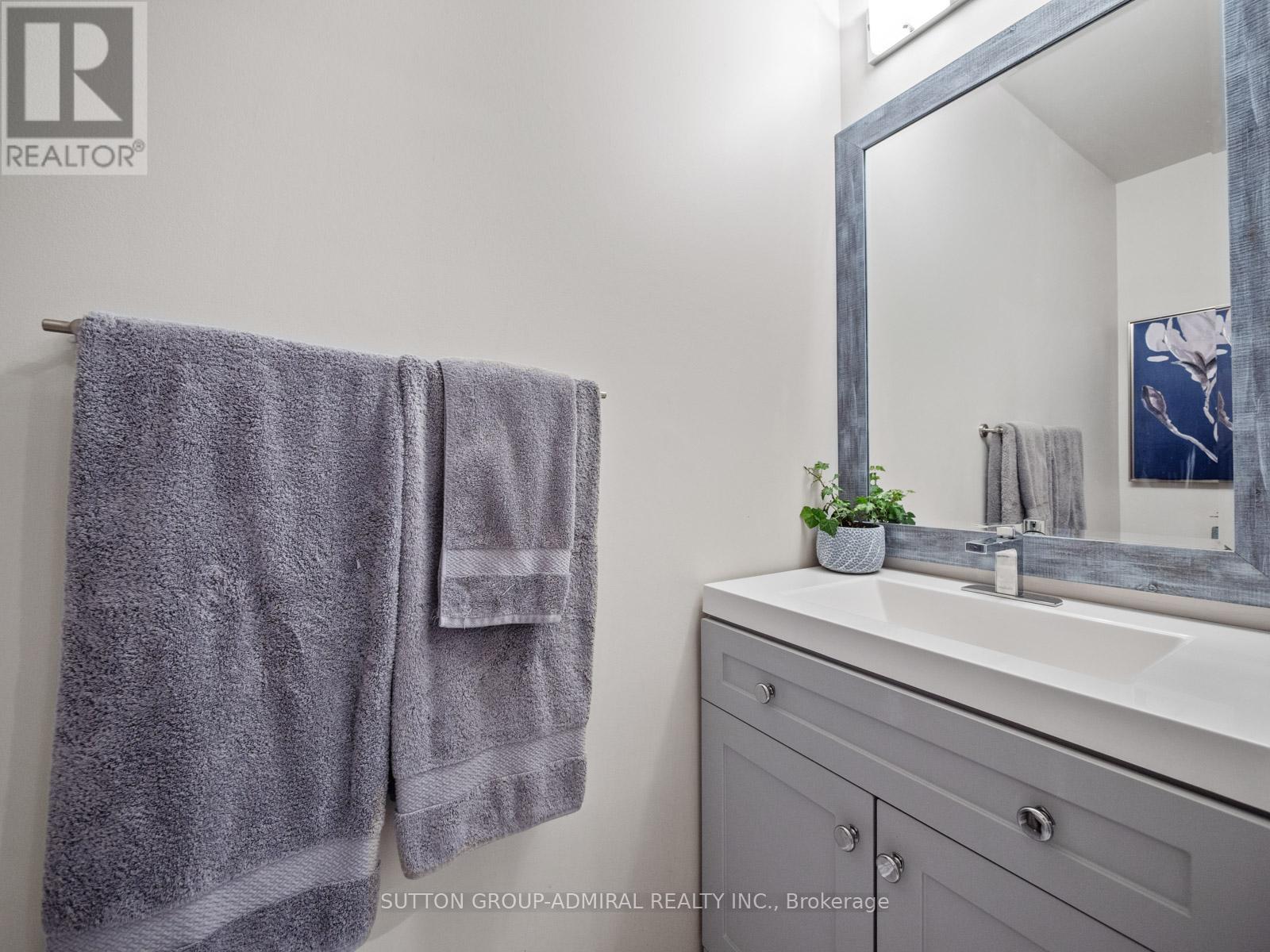 79 Watkins Glen Crescent, Aurora, Ontario  L4G 7S6 - Photo 14 - N12423379