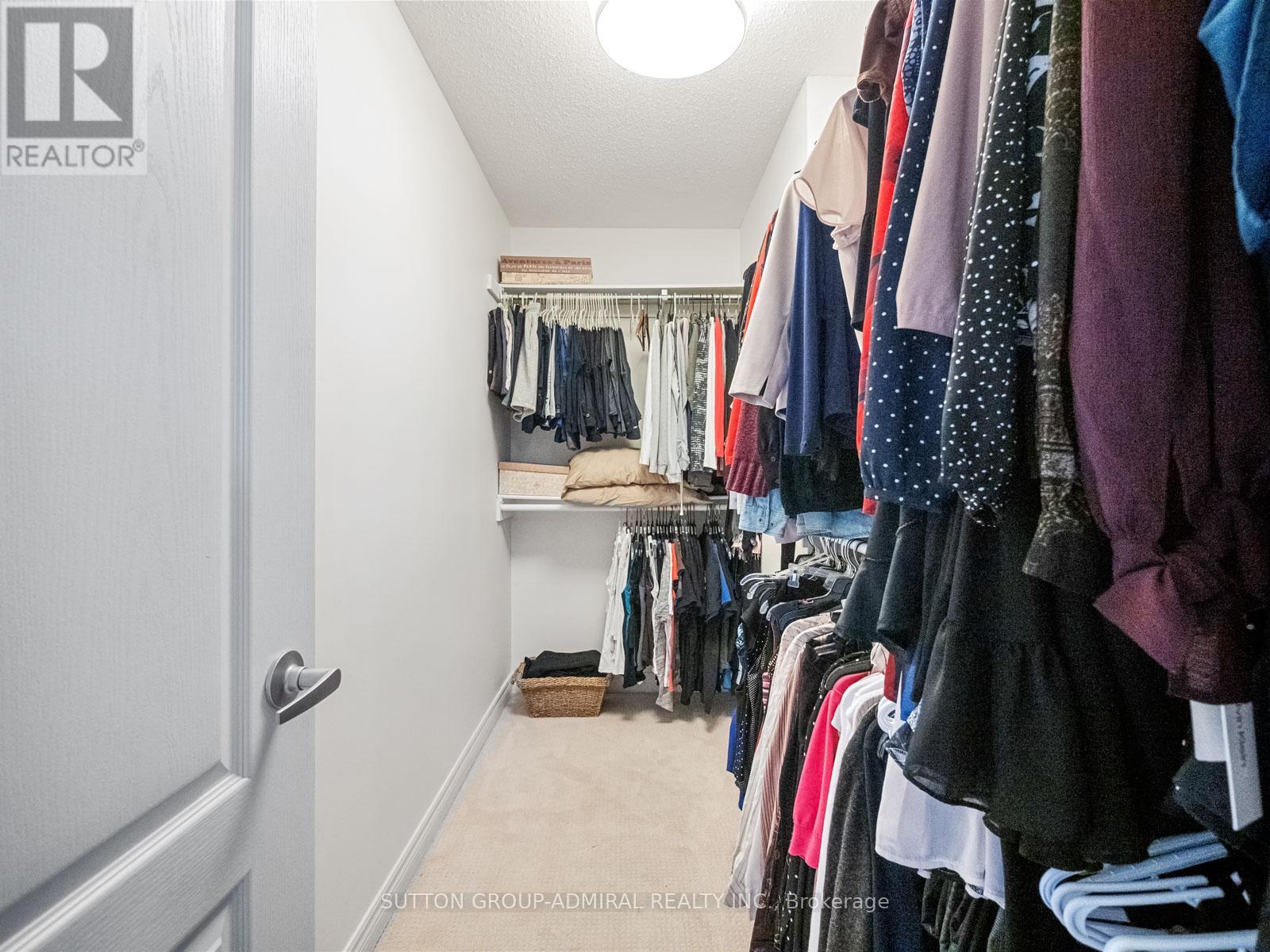 79 Watkins Glen Crescent, Aurora, Ontario  L4G 7S6 - Photo 19 - N12423379