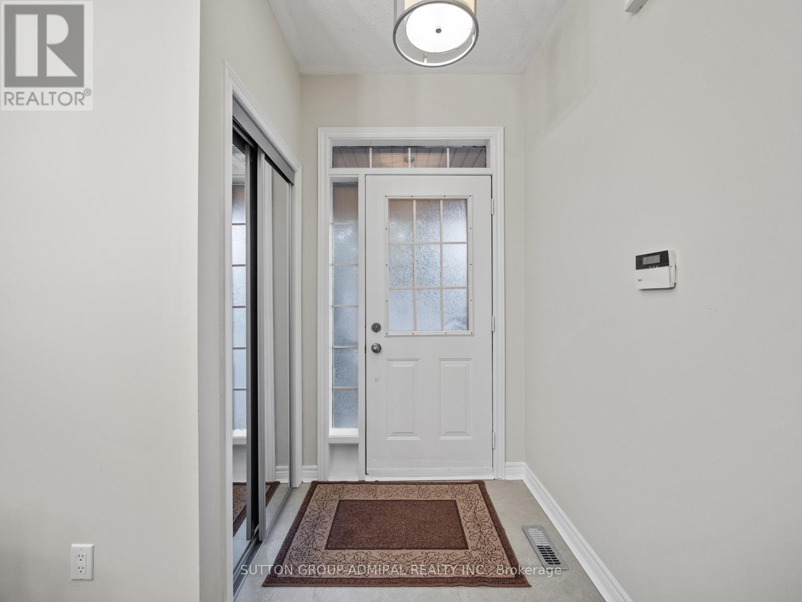 79 Watkins Glen Crescent, Aurora, Ontario  L4G 7S6 - Photo 2 - N12423379