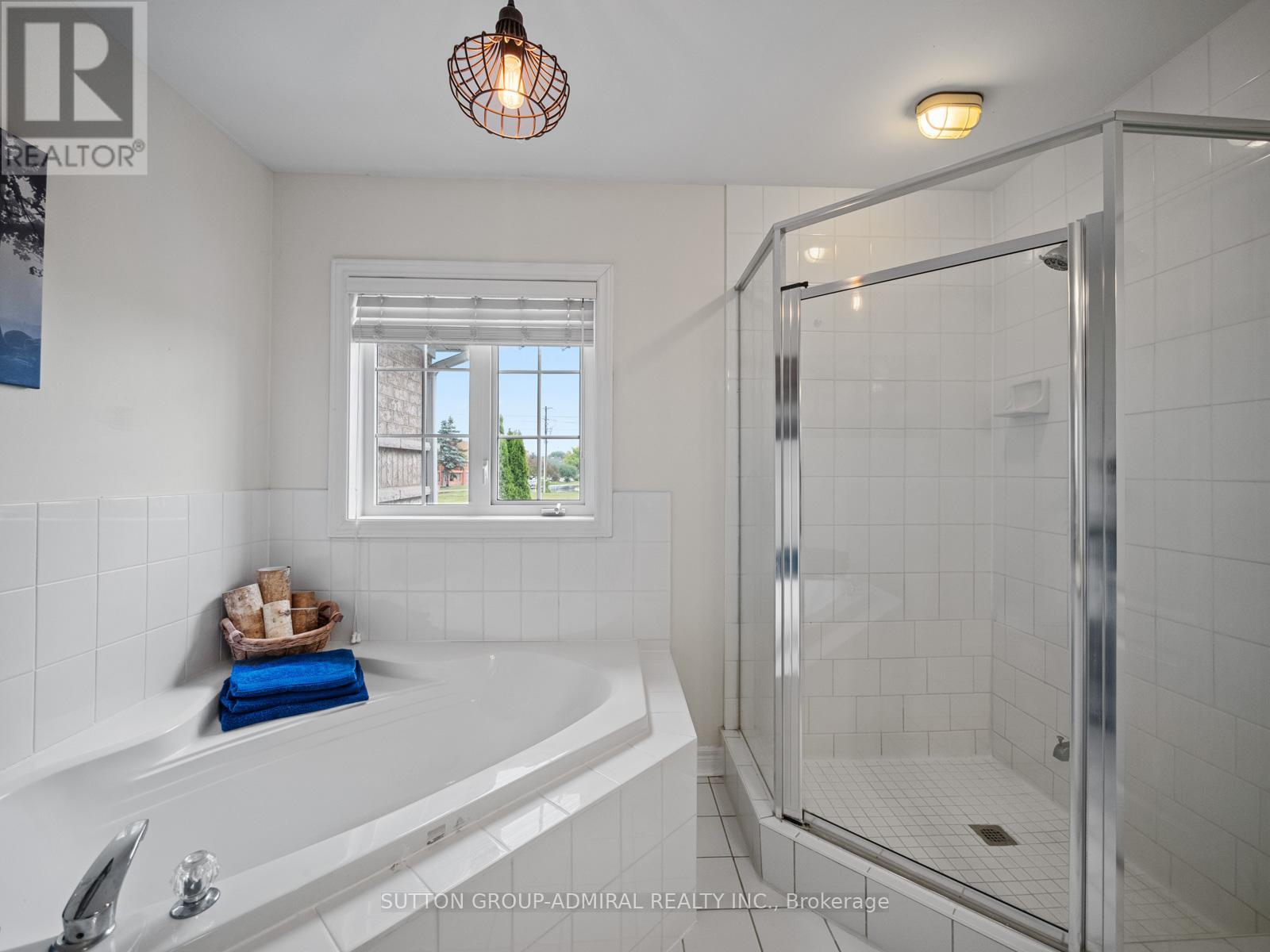 79 Watkins Glen Crescent, Aurora, Ontario  L4G 7S6 - Photo 21 - N12423379