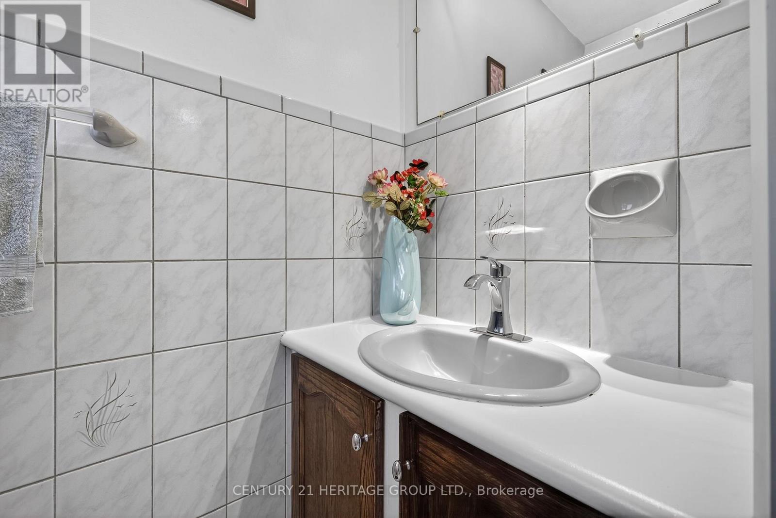 374 Maplegrove Avenue, Bradford West Gwillimbury, Ontario  L3Z 1V7 - Photo 18 - N12423380