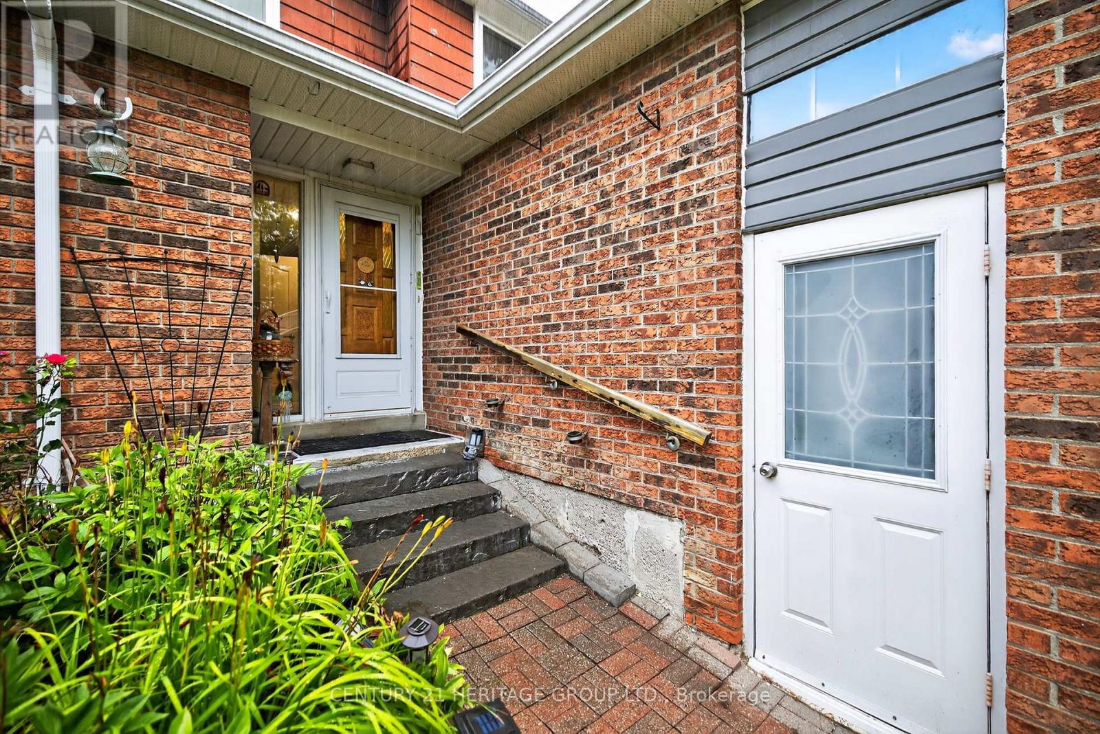 374 Maplegrove Avenue, Bradford West Gwillimbury, Ontario  L3Z 1V7 - Photo 3 - N12423380