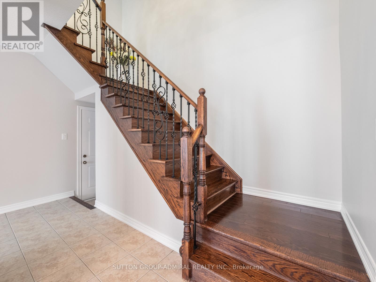 119 Warbler Avenue, Vaughan, Ontario  L6A 0X9 - Photo 13 - N12423414
