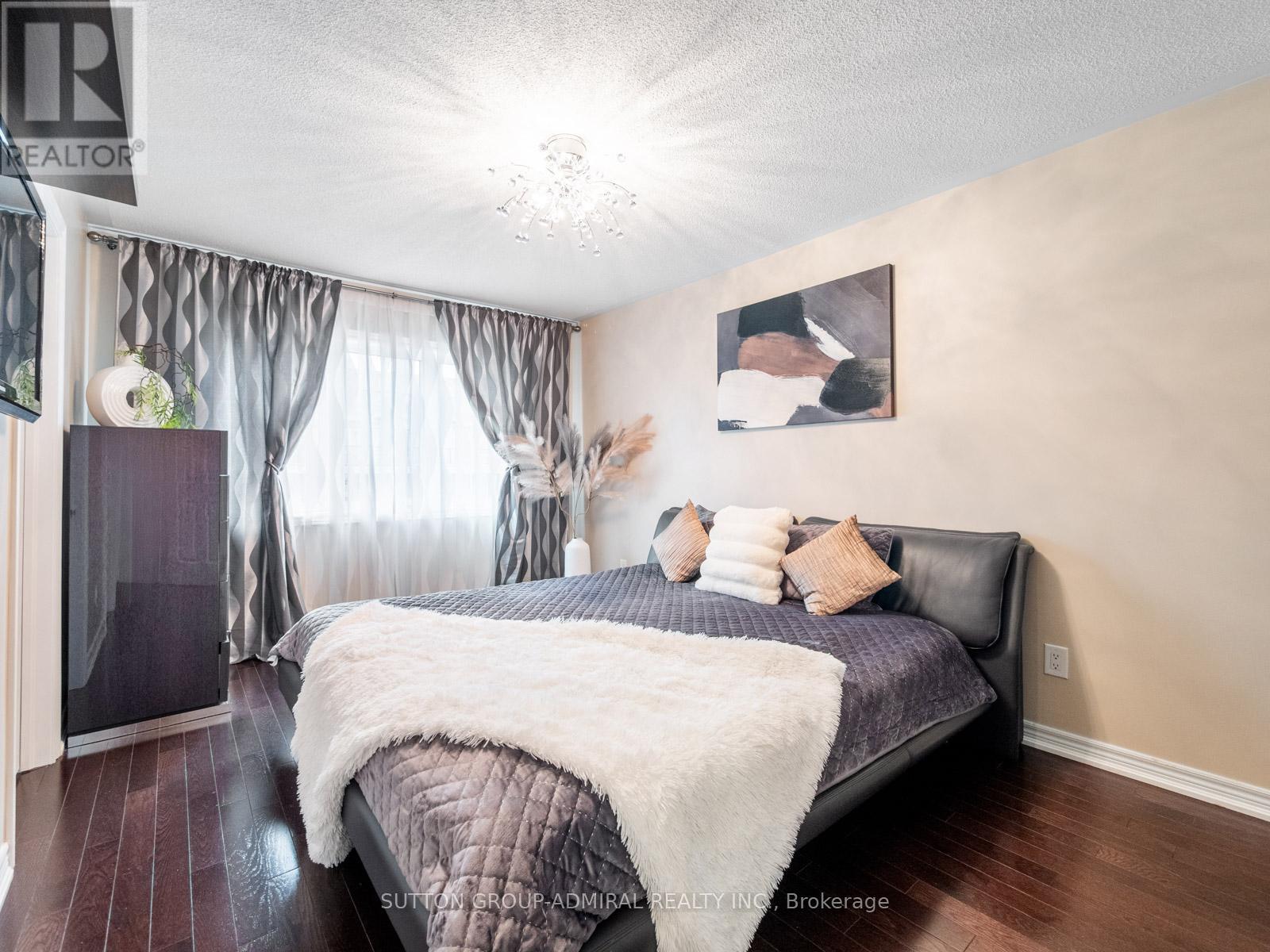 119 Warbler Avenue, Vaughan, Ontario  L6A 0X9 - Photo 15 - N12423414
