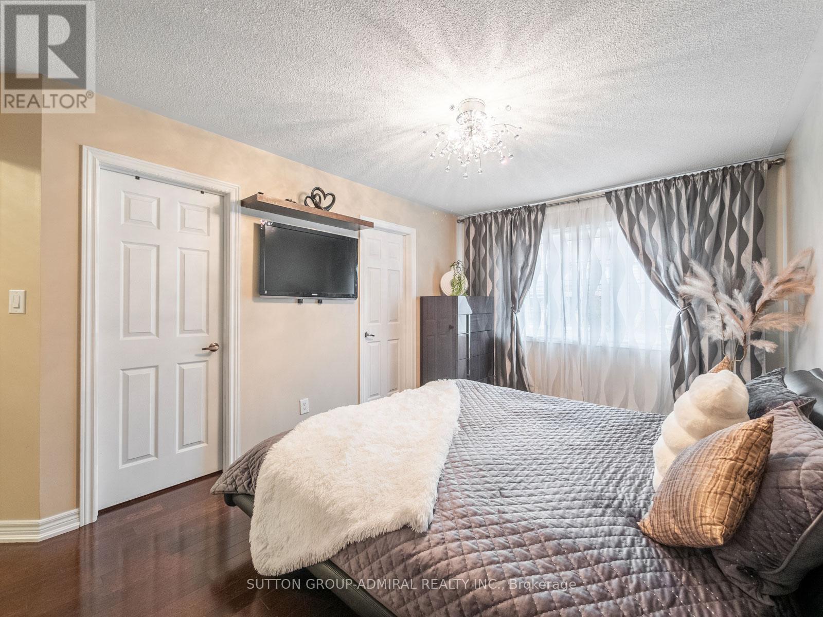 119 Warbler Avenue, Vaughan, Ontario  L6A 0X9 - Photo 17 - N12423414