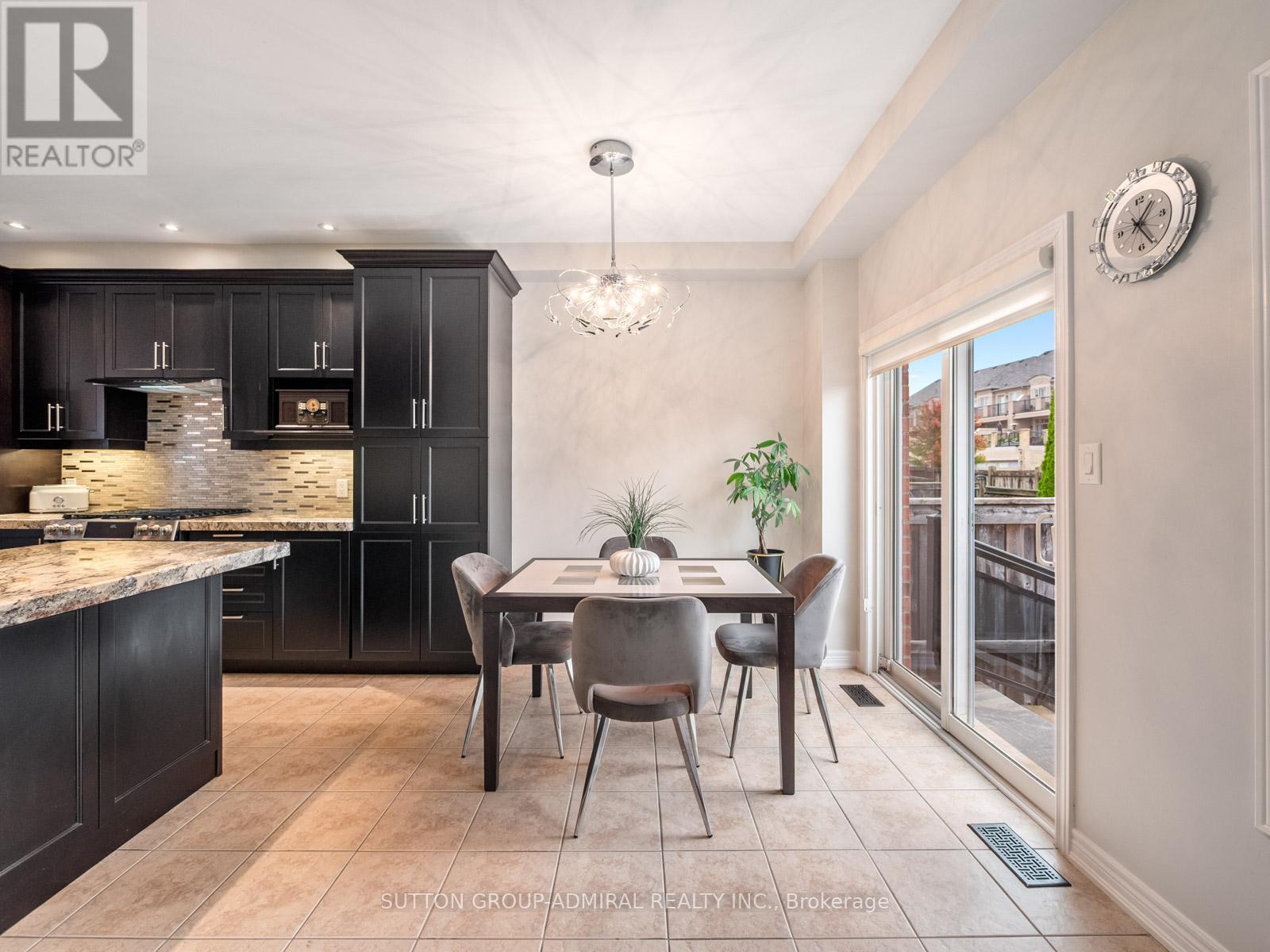 119 Warbler Avenue, Vaughan, Ontario  L6A 0X9 - Photo 9 - N12423414