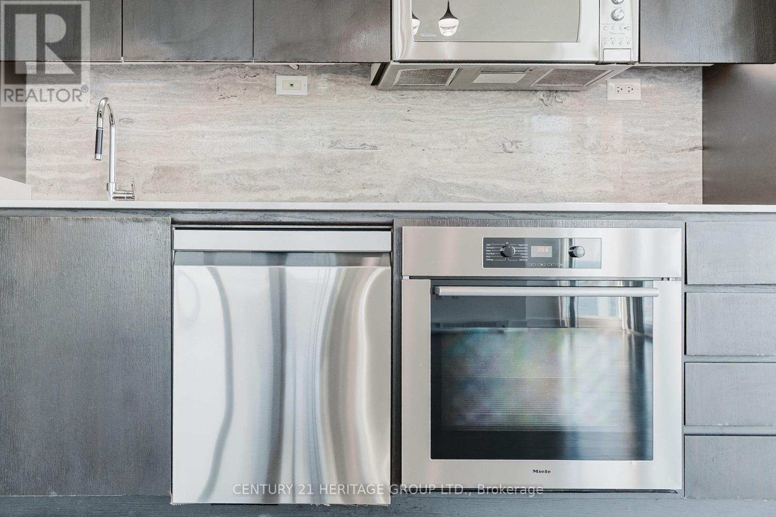 3506 - 15 Iceboat Terrace, Toronto, Ontario  M5R 4A5 - Photo 18 - C12422600