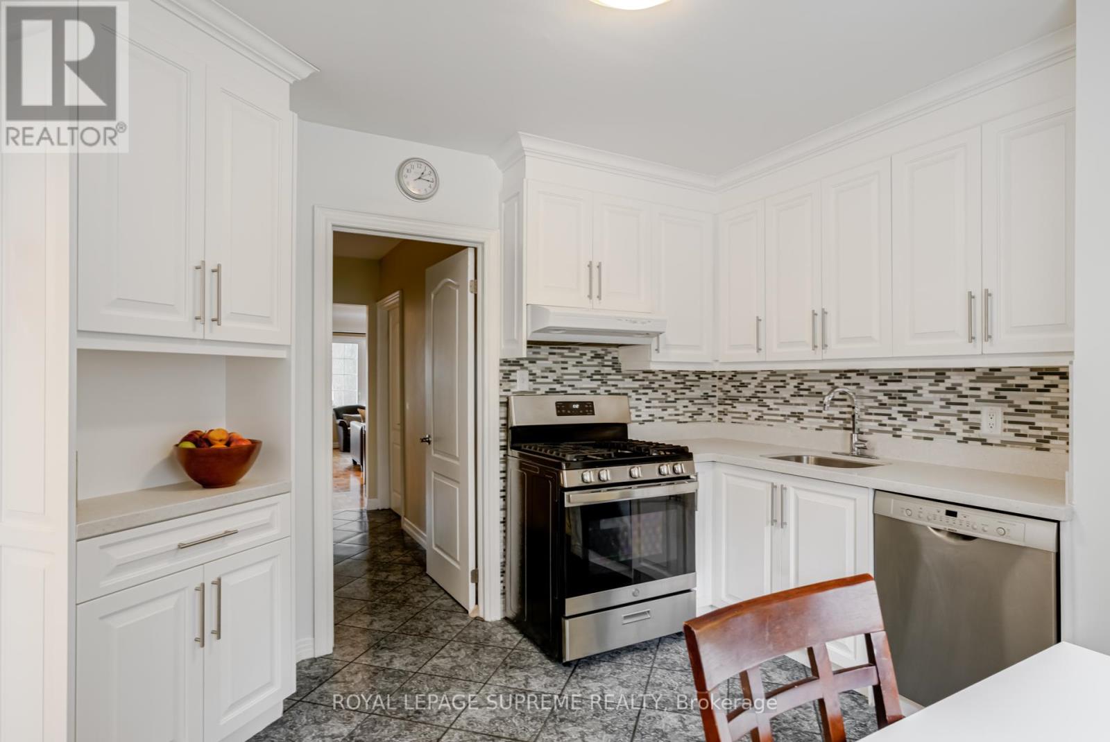 59 Buttonwood Avenue, Toronto, Ontario  M6M 2H9 - Photo 26 - W12423371