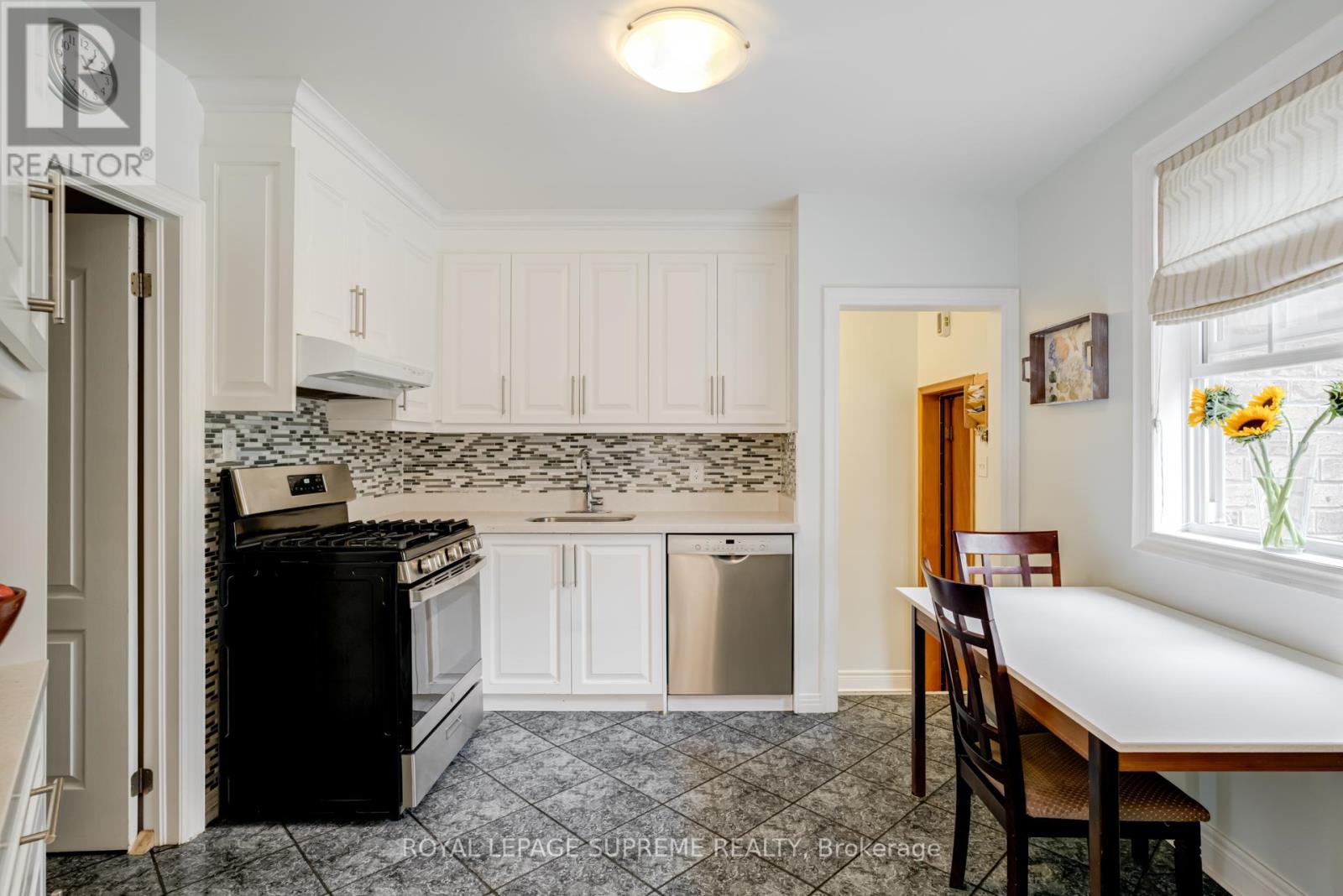 59 Buttonwood Avenue, Toronto, Ontario  M6M 2H9 - Photo 30 - W12423371