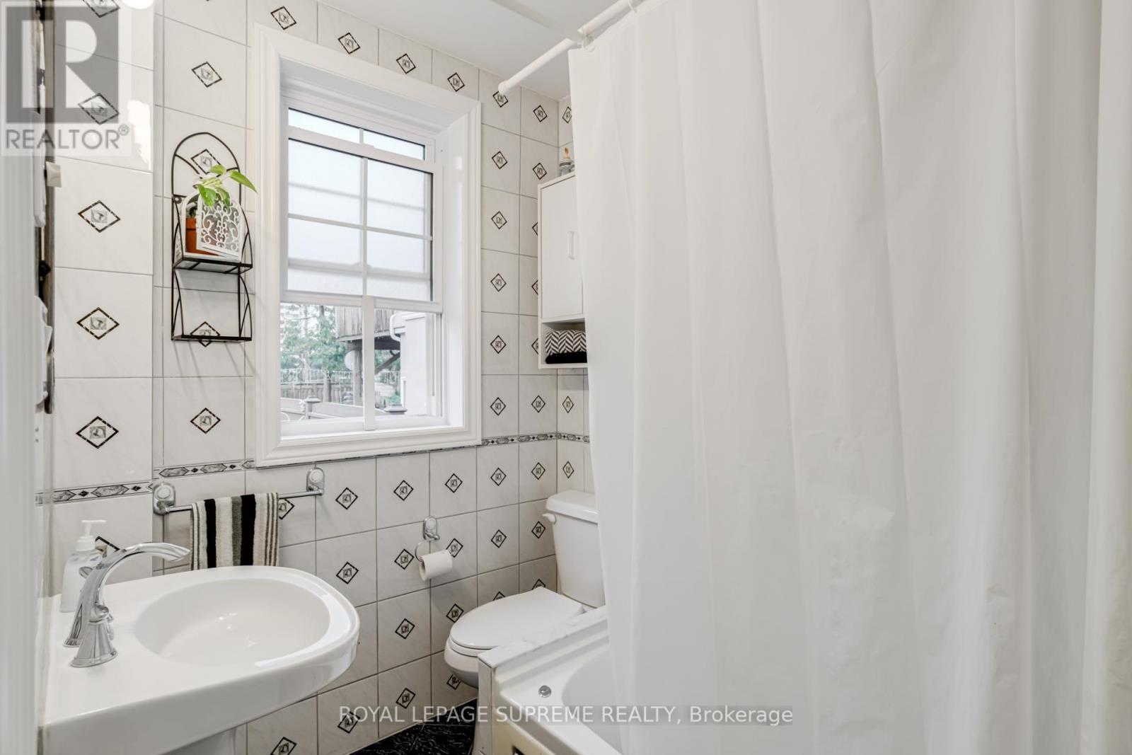 59 Buttonwood Avenue, Toronto, Ontario  M6M 2H9 - Photo 32 - W12423371