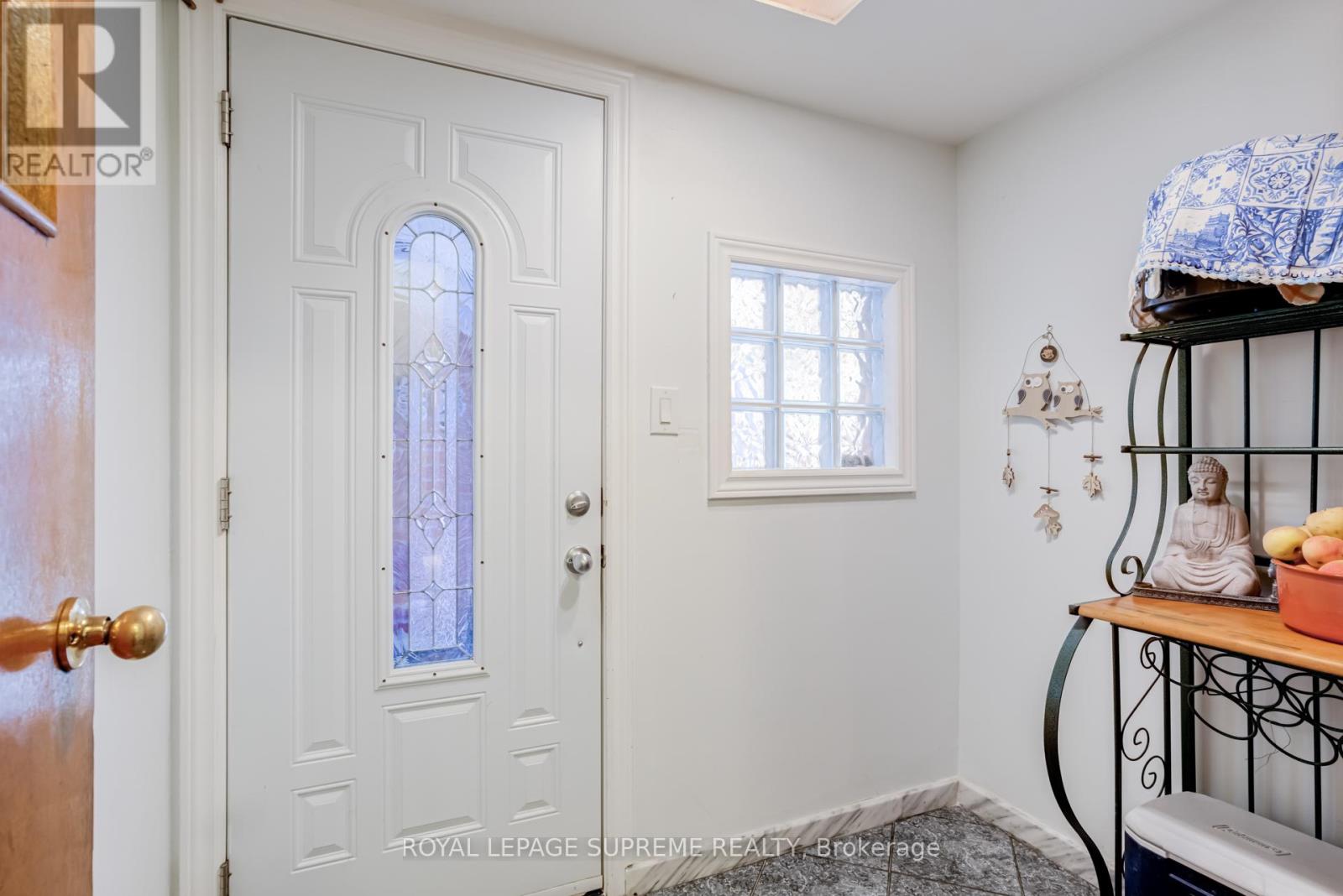 59 Buttonwood Avenue, Toronto, Ontario  M6M 2H9 - Photo 34 - W12423371