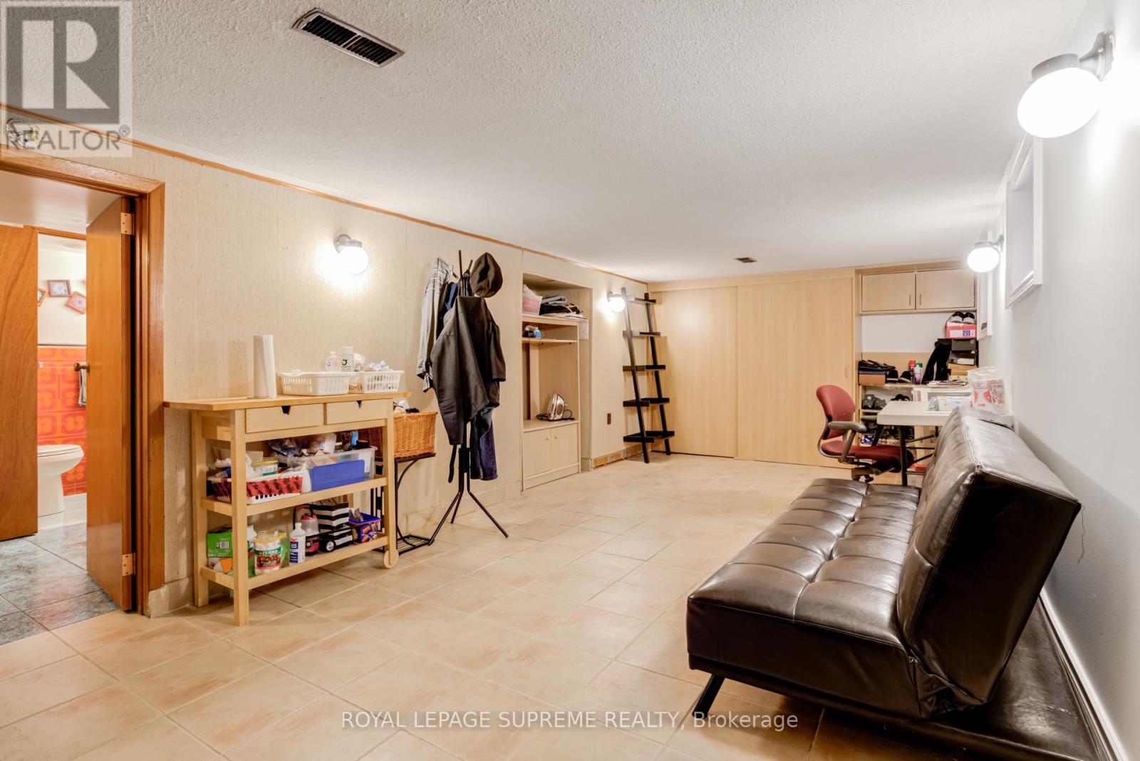 59 Buttonwood Avenue, Toronto, Ontario  M6M 2H9 - Photo 36 - W12423371