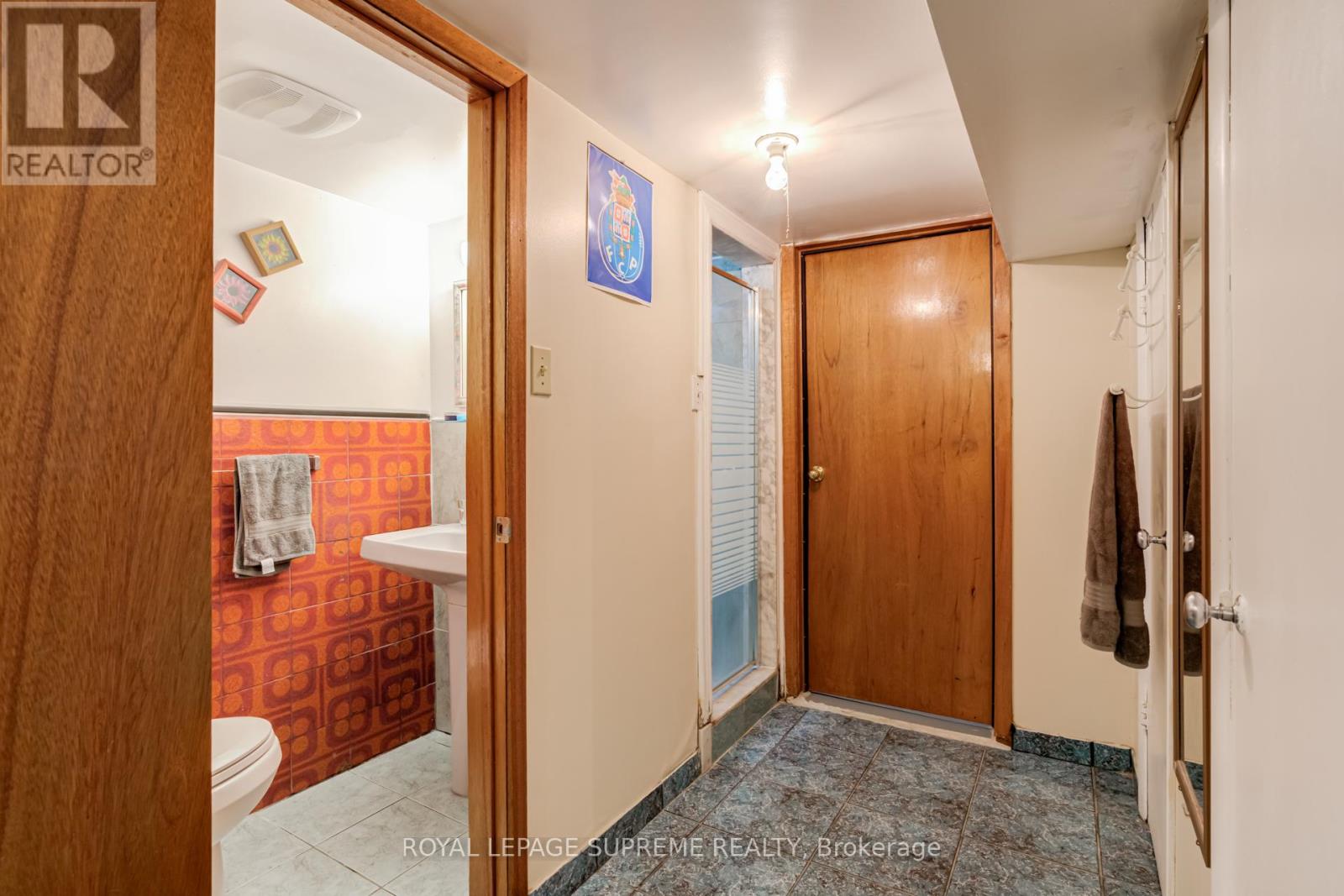 59 Buttonwood Avenue, Toronto, Ontario  M6M 2H9 - Photo 38 - W12423371