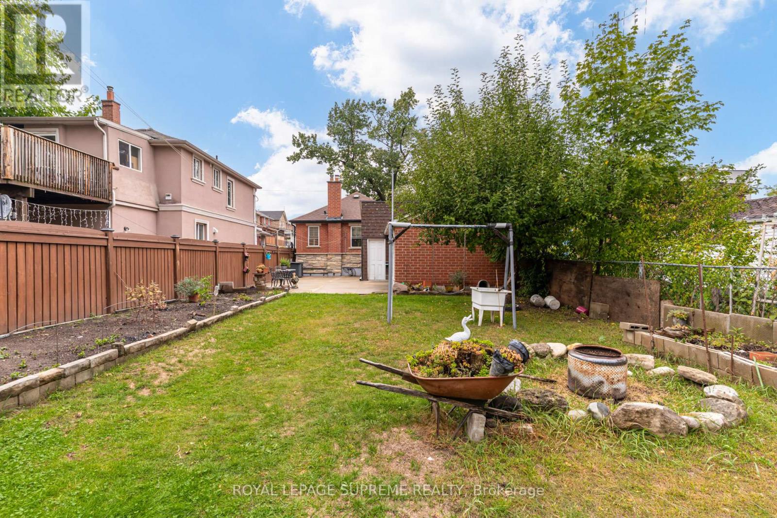 59 Buttonwood Avenue, Toronto, Ontario  M6M 2H9 - Photo 45 - W12423371