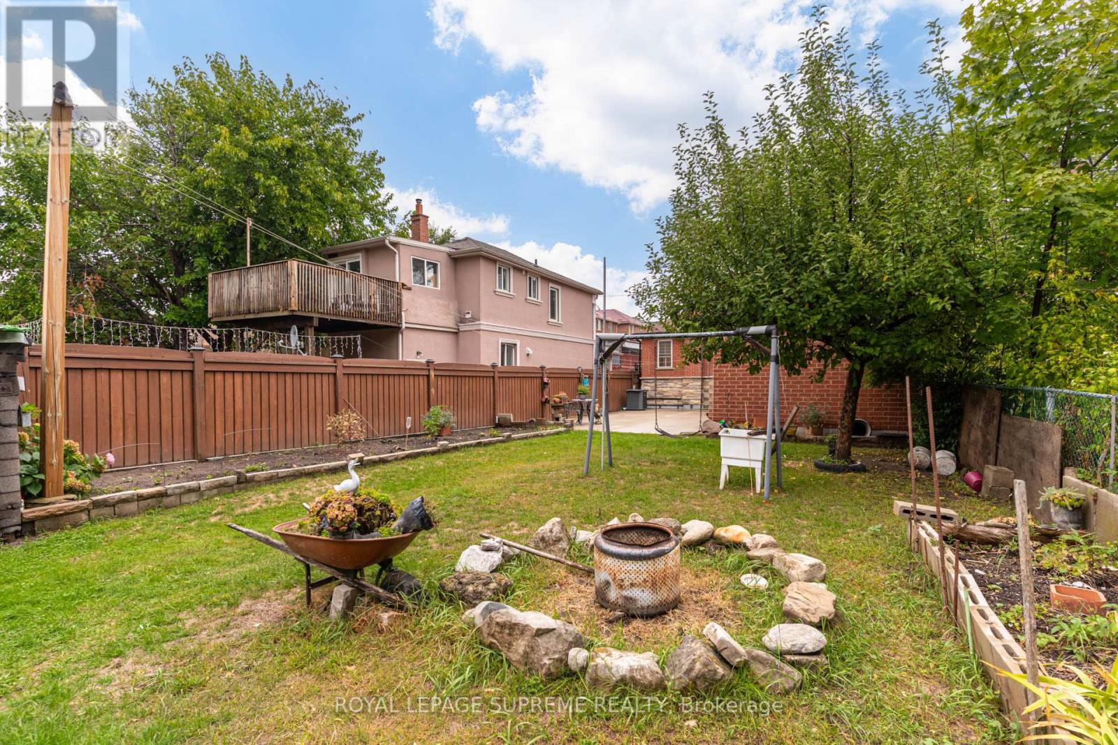 59 Buttonwood Avenue, Toronto, Ontario  M6M 2H9 - Photo 47 - W12423371