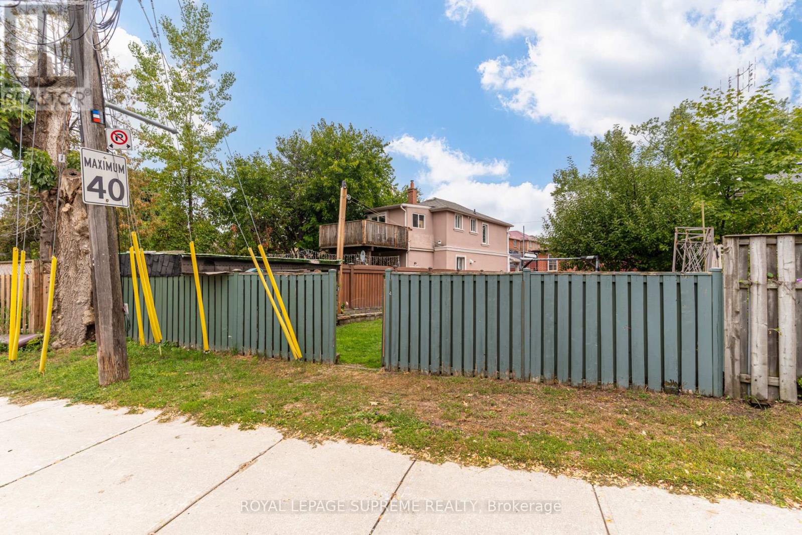 59 Buttonwood Avenue, Toronto, Ontario  M6M 2H9 - Photo 50 - W12423371
