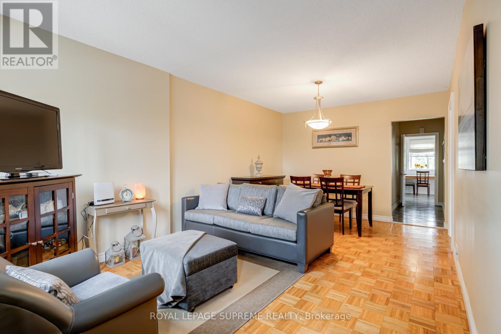 59 Buttonwood Avenue, Toronto, Ontario  M6M 2H9 - Photo 9 - W12423371